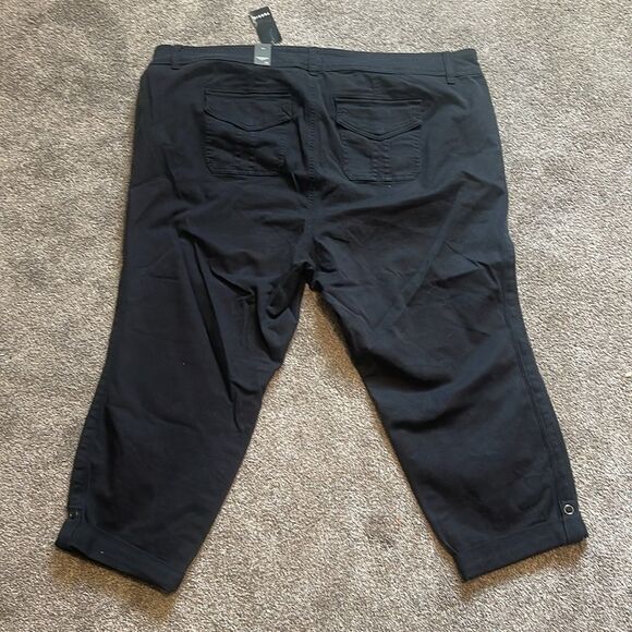 NWT Torrid Feel The Fit Black Twill Aviator Crop Pants, Plus Size 26 NEW - Picture 4 of 15